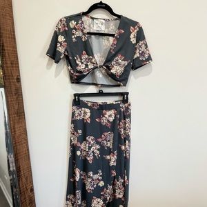 Sadie & Sage Two Piece set. Medium